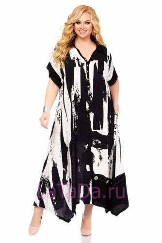 Черно-белое платье на лето длинное plus size на модели 58 размера