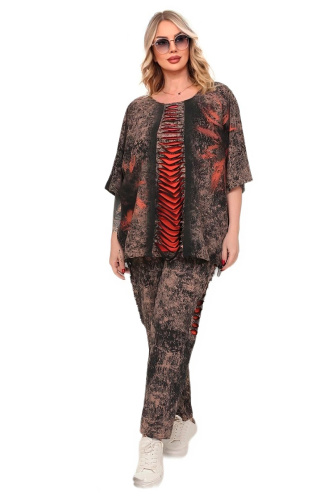 Женский брючный костюм plus size Madame Pompadur 26024 на модели с коралловыми вставками